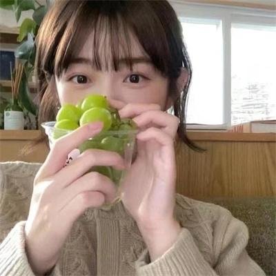 黑衣女孩